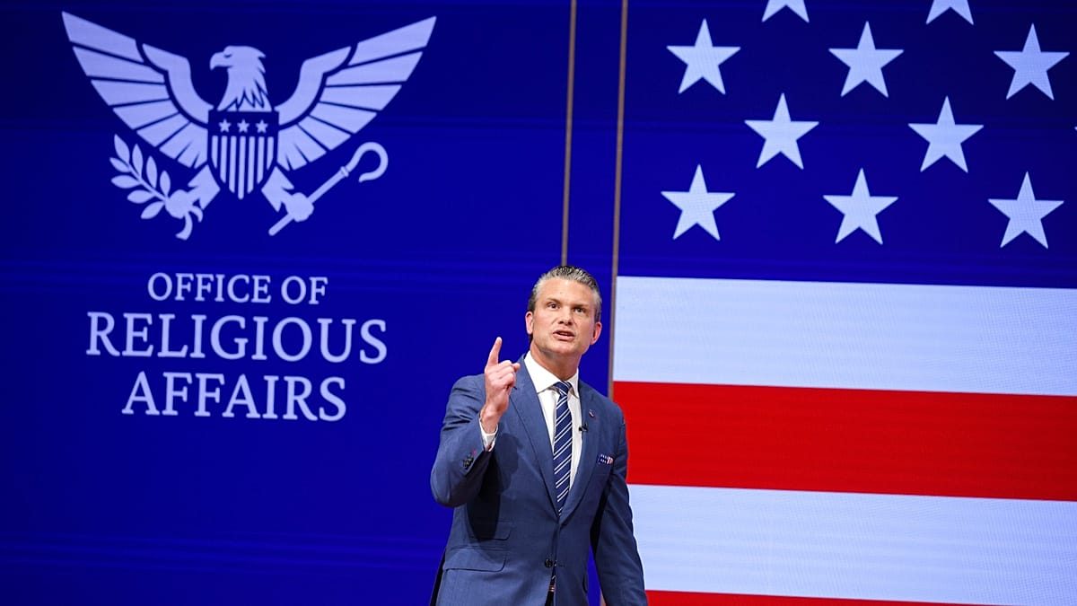 ABD Savunma Bakanı Pete Hegseth, Pentagon'da Doğrudan Kendisine Bağlı Yeni Bir Din İşleri Ofisi Kuruyor
