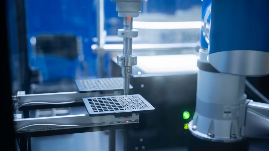 Geleceğin Giyilebilir Teknolojisi: Kendi Kendine Giyinen Robotik Kıyafetler Hayatımızı Nasıl Değiştirecek?