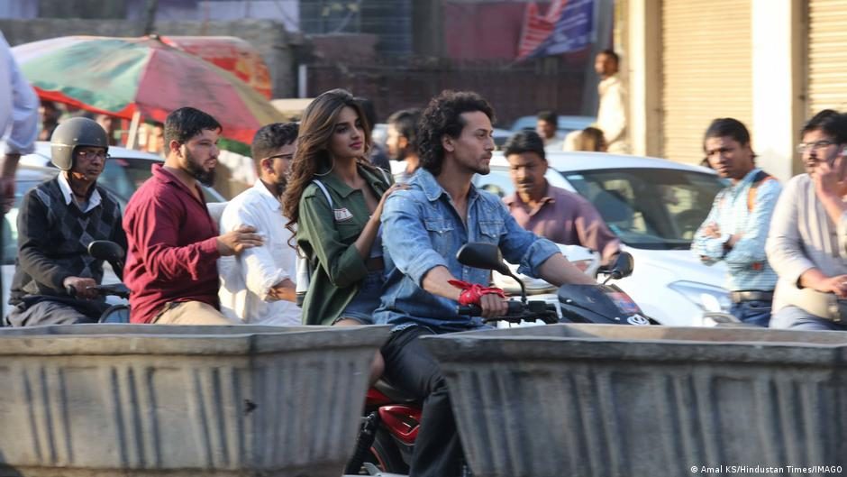 Bollywood'da Yeni Tehdit: Çekimler ve Şantajlar Hint Film Endüstrisini Sarsıyor