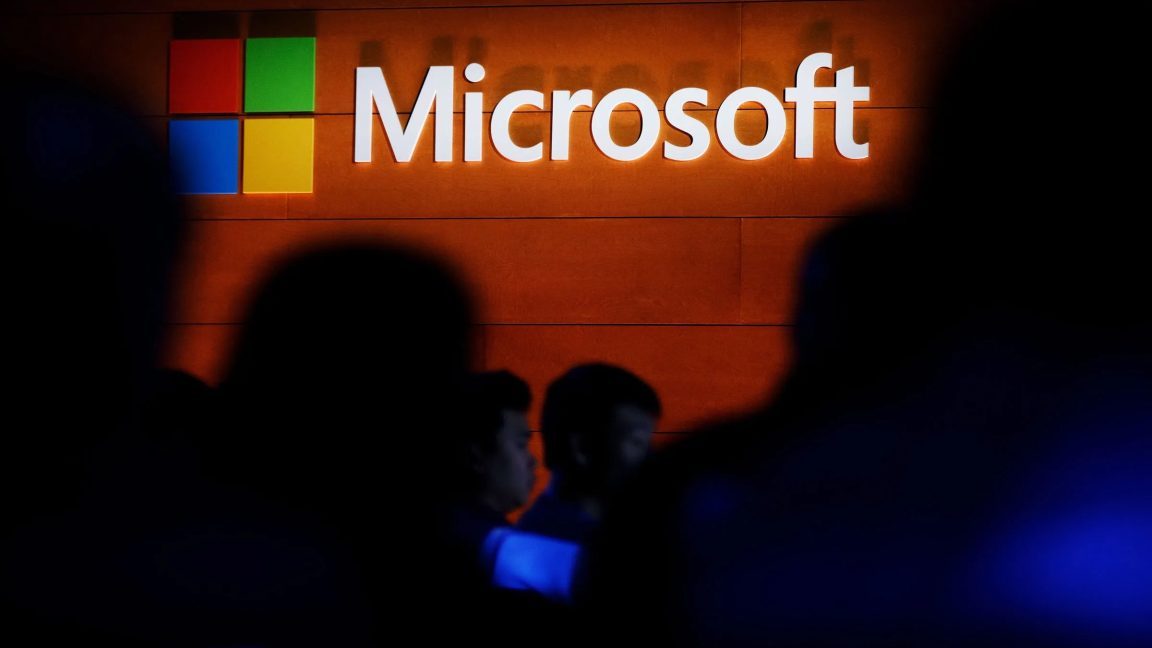 Microsoft, çalışanlarının yaklaşık dörtte birine gönüllü işten ayrılma teklif ediyor
