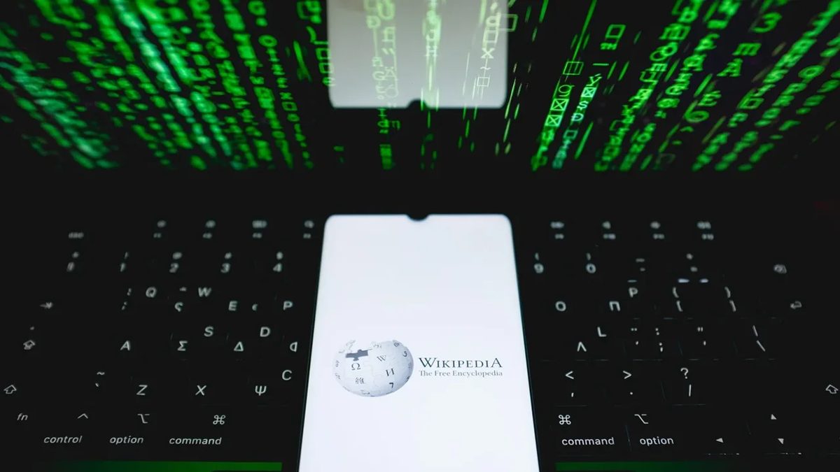 Wikipedia Kurucusunun Engellenmesi: Özgür Ansiklopedinin İlkeleri Tartışmaya Açıldı