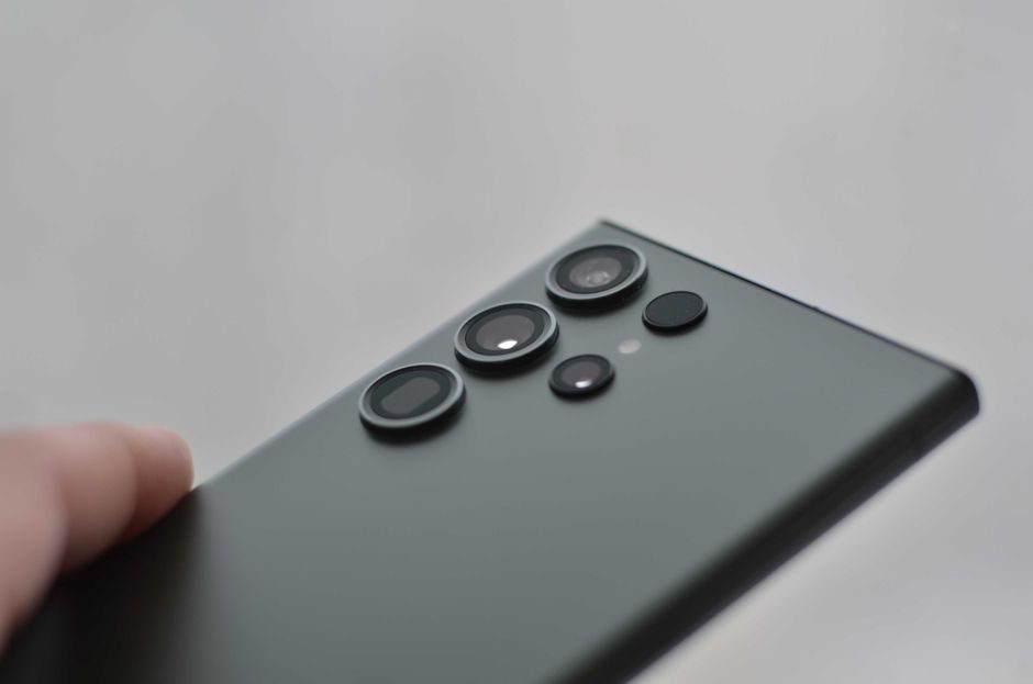 Galaxy S27 Ultra: Kamera Çıkıntısı Tarih Oluyor mu? Samsung'dan Yeni Lens Teknolojisi Hamlesi