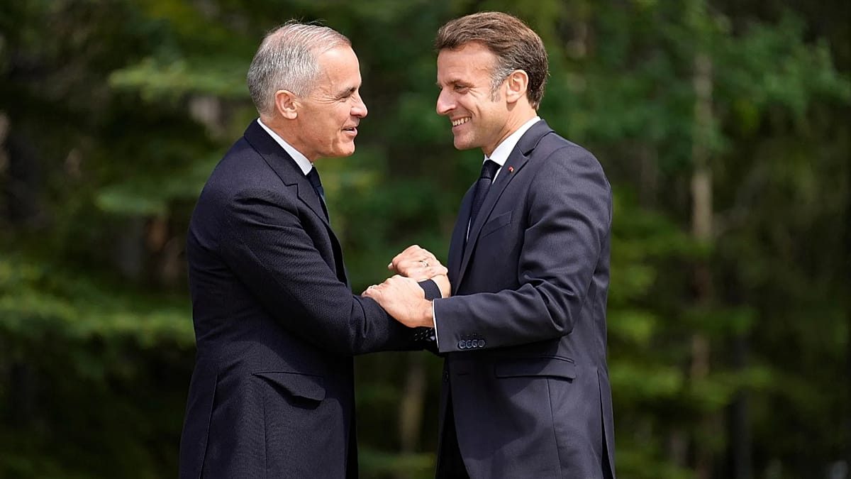Fransa Cumhurbaşkanı Macron, Kanada Başbakanı Carney ile Saint Pierre ve Miquelon'da Buluşuyor