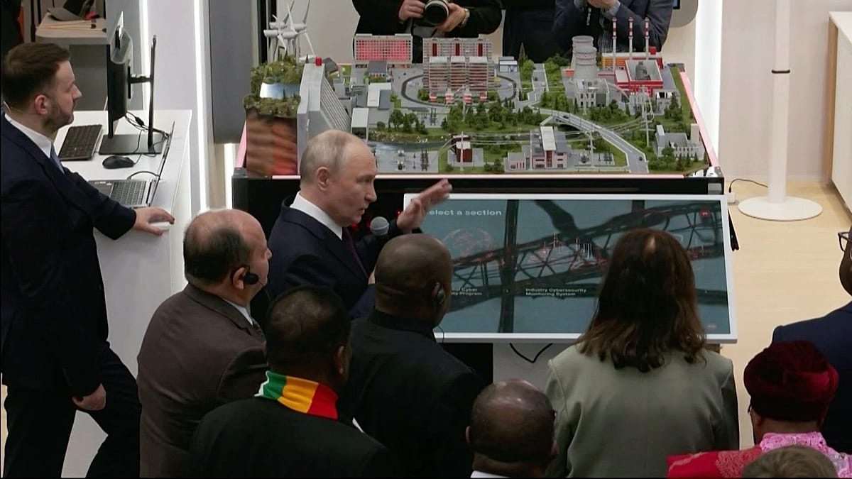 Putin'den Elon Musk'a 'Dahi' Övgüsü: Rusya Kendi Starlink Rakibini Geliştiriyor