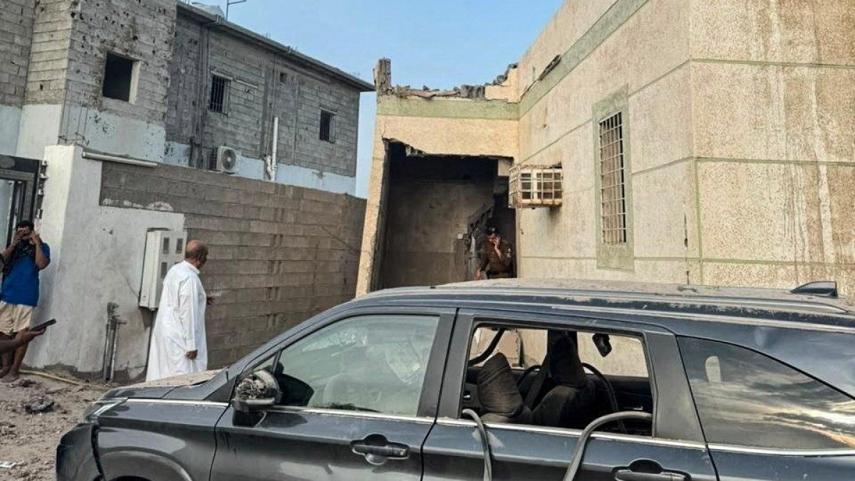 Suudi Arabistan, Yemen Sınırı Yakınındaki Havalimanlarına Saldırılarda Üç Kişinin Yaralandığını Açıkladı