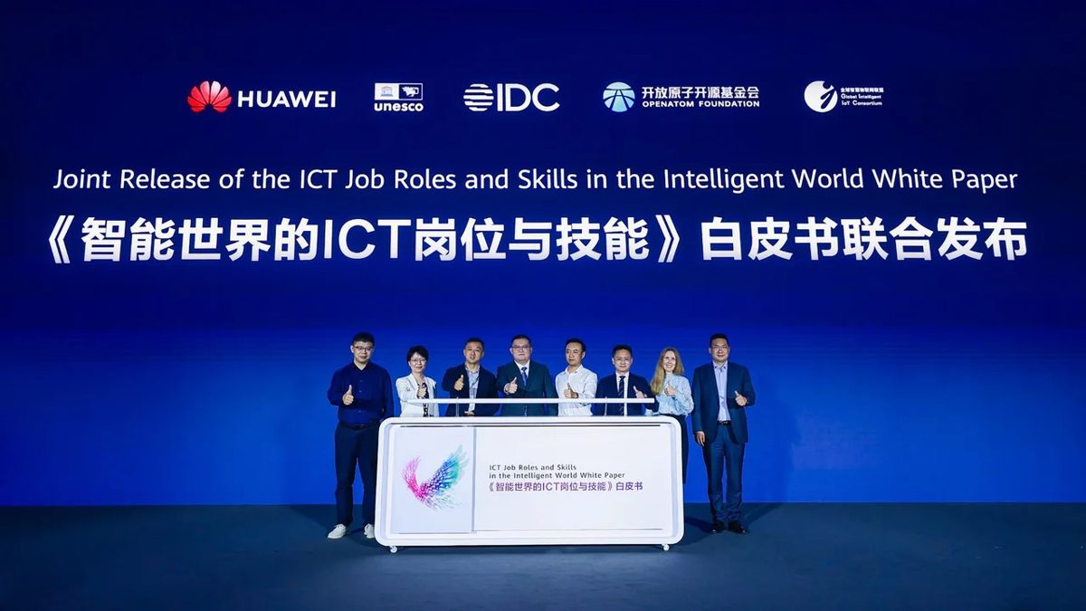Huawei'den Katlanabilir MateBook ve Watch GT 7: Yenilikçi Adımlar