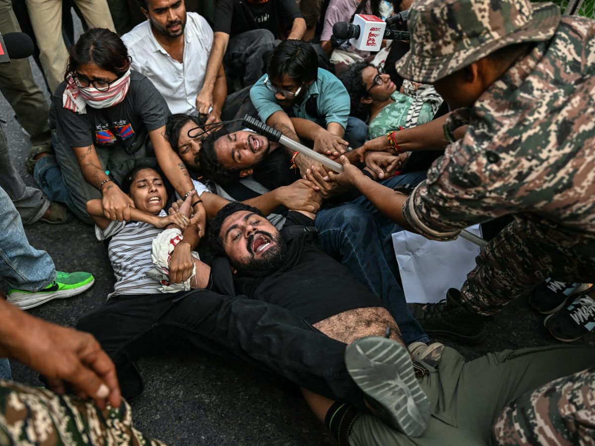 Hindistan'da Muhalefet, Seçim Komisyonu Başkanının İstifası İçin Yüksek Mahkeme'ye Yürüyor