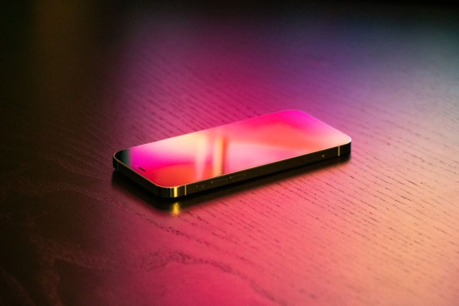 iPhone Ultra: Apple'ın Katlanabilir Telefon Hamlesi ve Beklenen Yenilikler